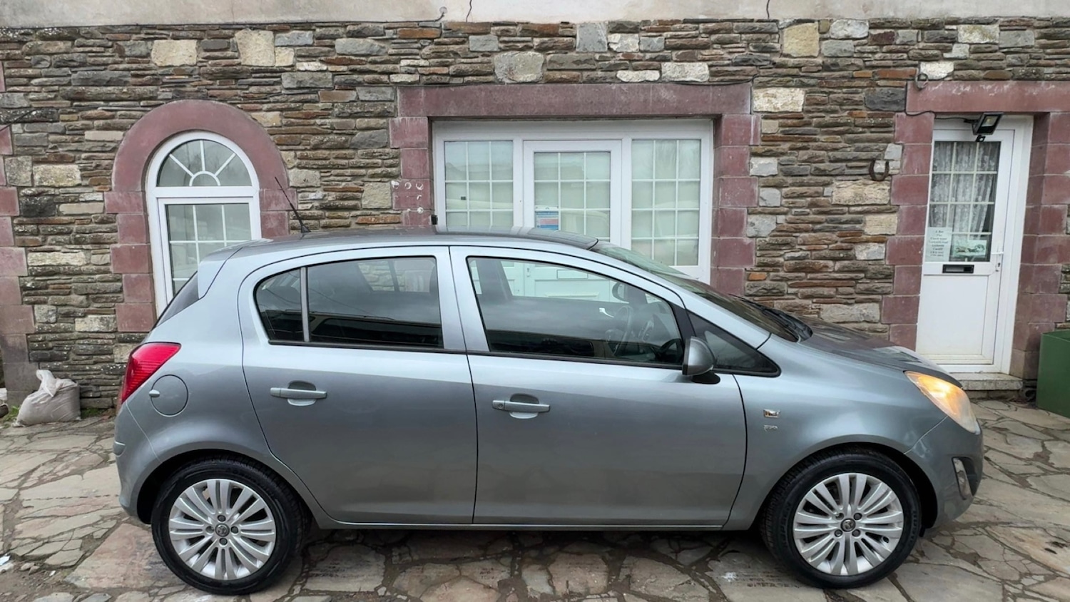 Used Vauxhall Corsa 2013 for sale - 77409939: Photo 5