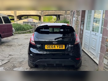 Used Ford Fiesta 2015 for sale - 79295429: Photo