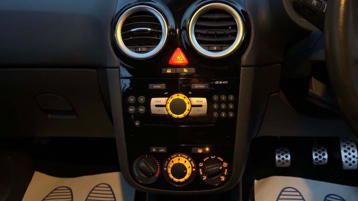 Used Vauxhall Corsa 2013 for sale - 77107926: Photo 12