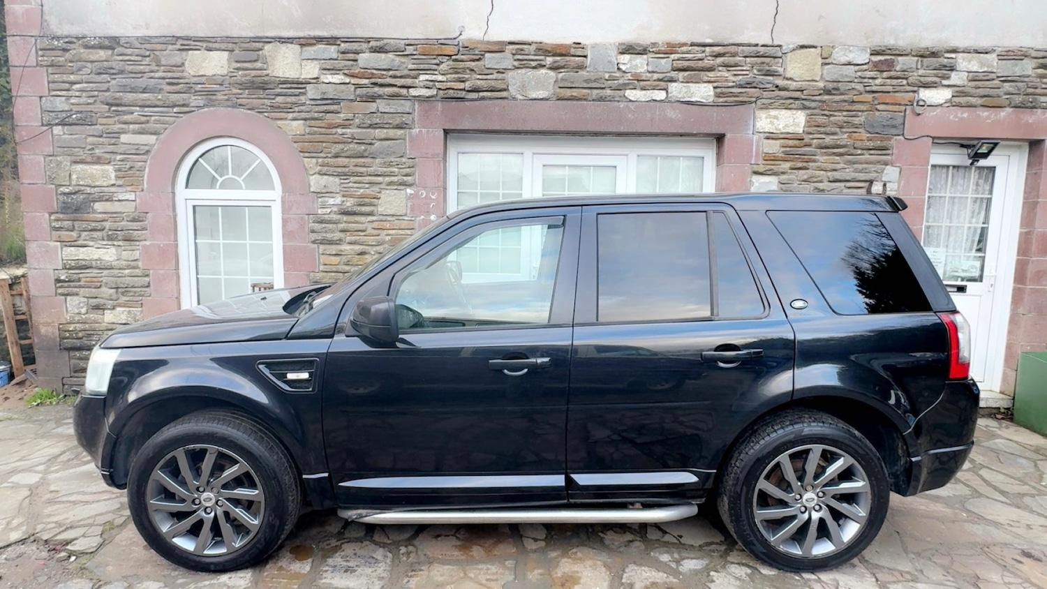 Used Land Rover Freelander 2011 for sale - 76855480: Photo 2