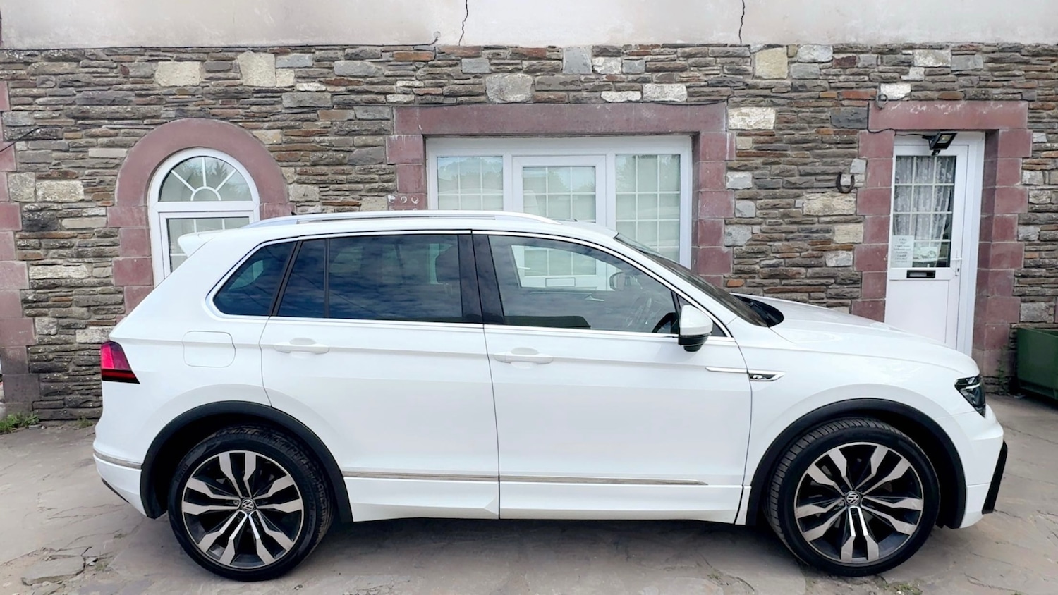 Used Volkswagen Tiguan 2017 for sale - 76510533: Photo 6