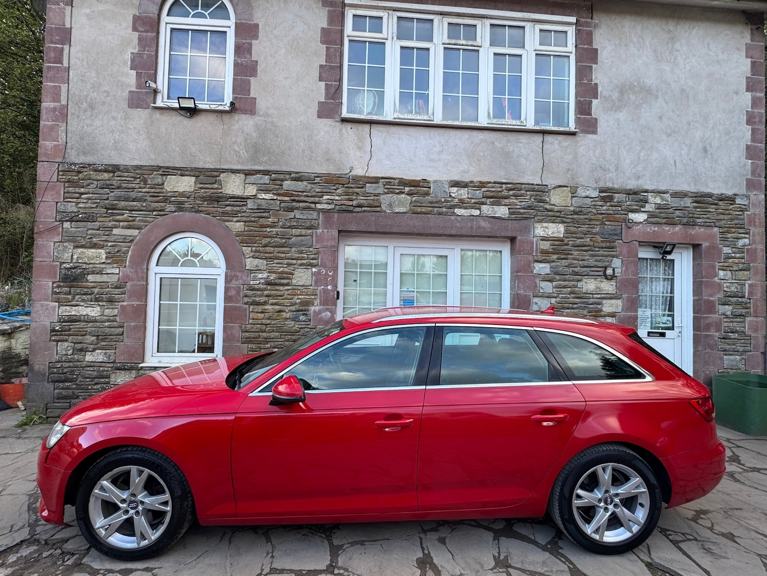 Used Audi A4 2017 for sale - 78218415: Photo 2