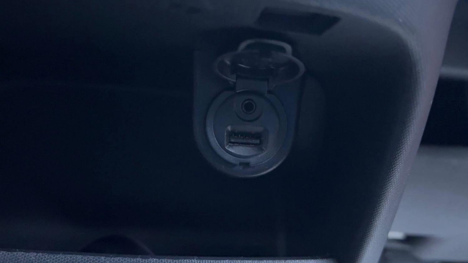 Used Peugeot 107 2013 for sale - 77559017: Photo 18