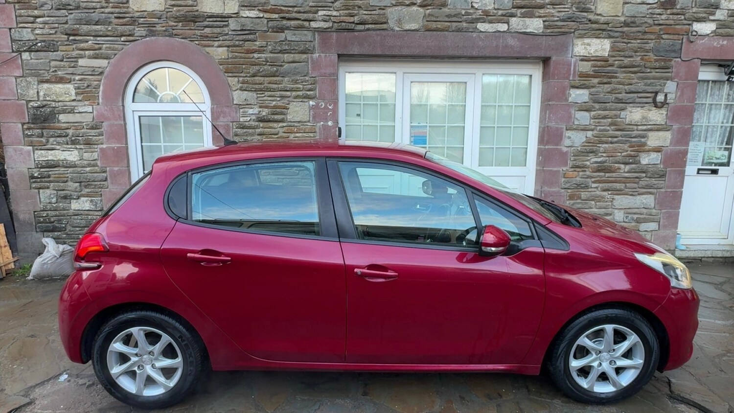 Used Peugeot 208 2016 for sale - 77354964: Photo 6