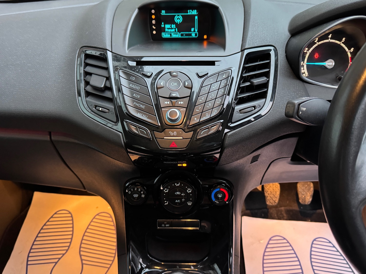 Used Ford Fiesta 2015 for sale - 78218196: Photo 11