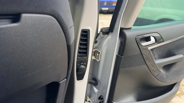 Used Citroen C4 Picasso 2009 for sale - 76218023: Photo 17