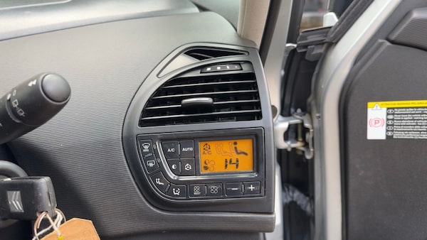 Used Citroen C4 Picasso 2009 for sale - 76218023: Photo 9