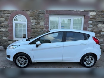 Used Ford Fiesta 2014 for sale - 76518010: Photo