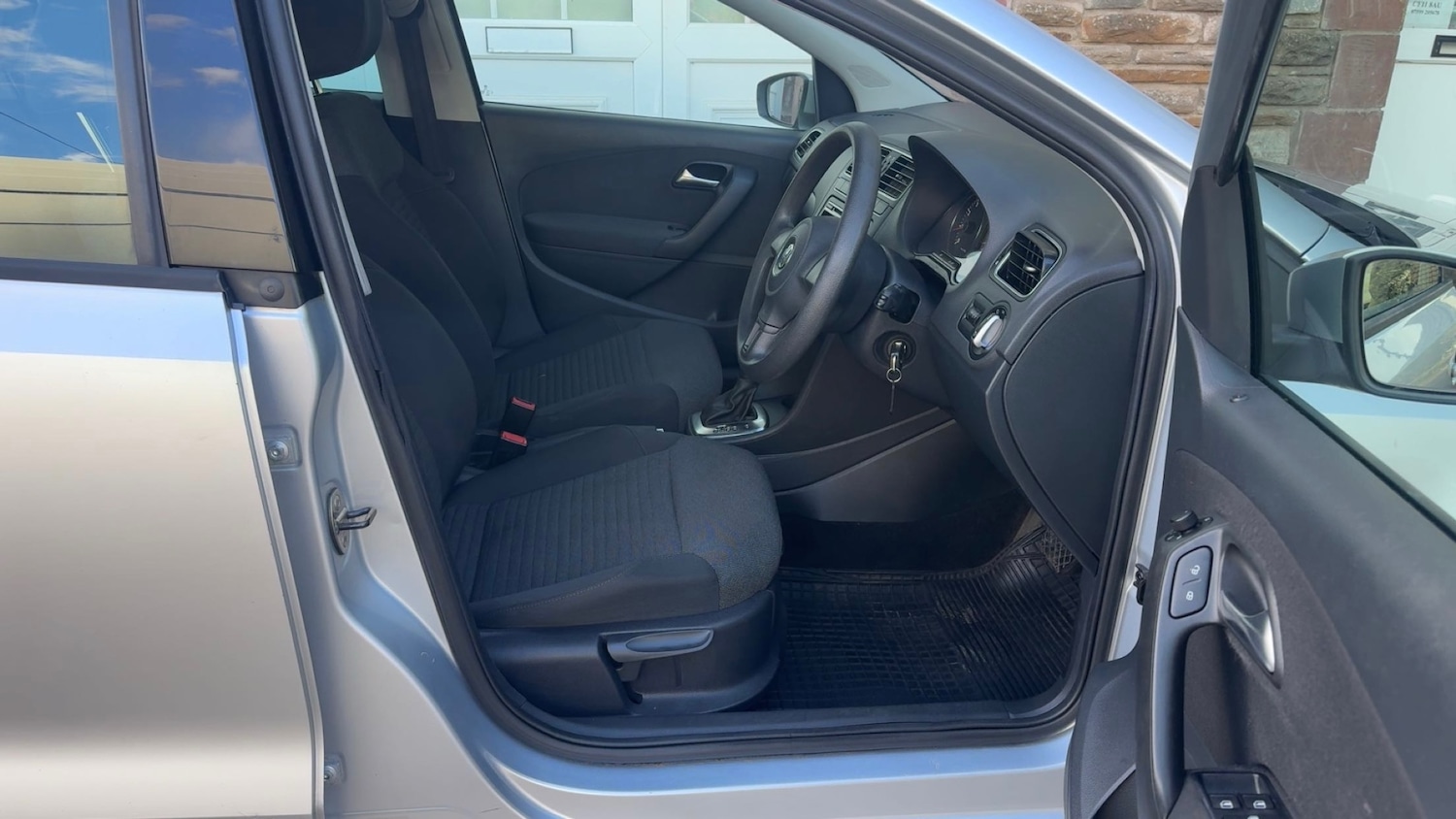 Used Volkswagen Polo 2012 for sale - 77107930: Photo 11