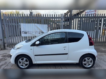 Used Peugeot 107 2014 for sale - 79302621: Photo