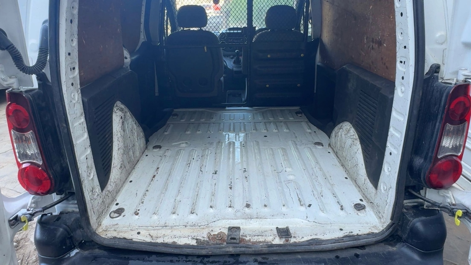 Used Peugeot Partner 2014 for sale - 76517999: Photo 15