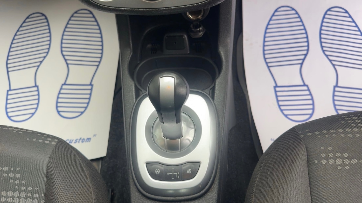 Used Vauxhall Corsa 2011 for sale - 76511037: Photo 10