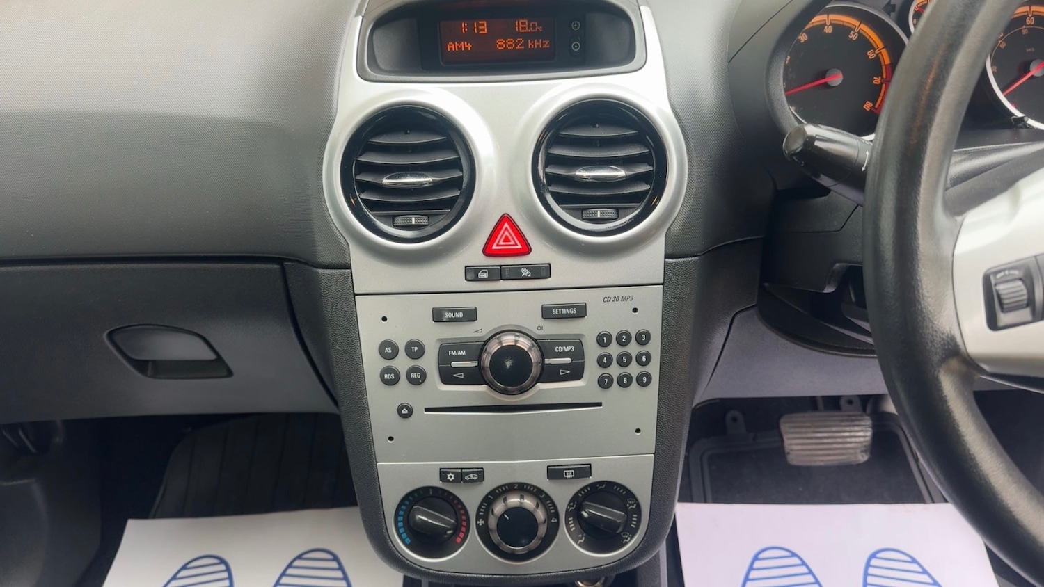 Used Vauxhall Corsa 2011 for sale - 76511037: Photo 11