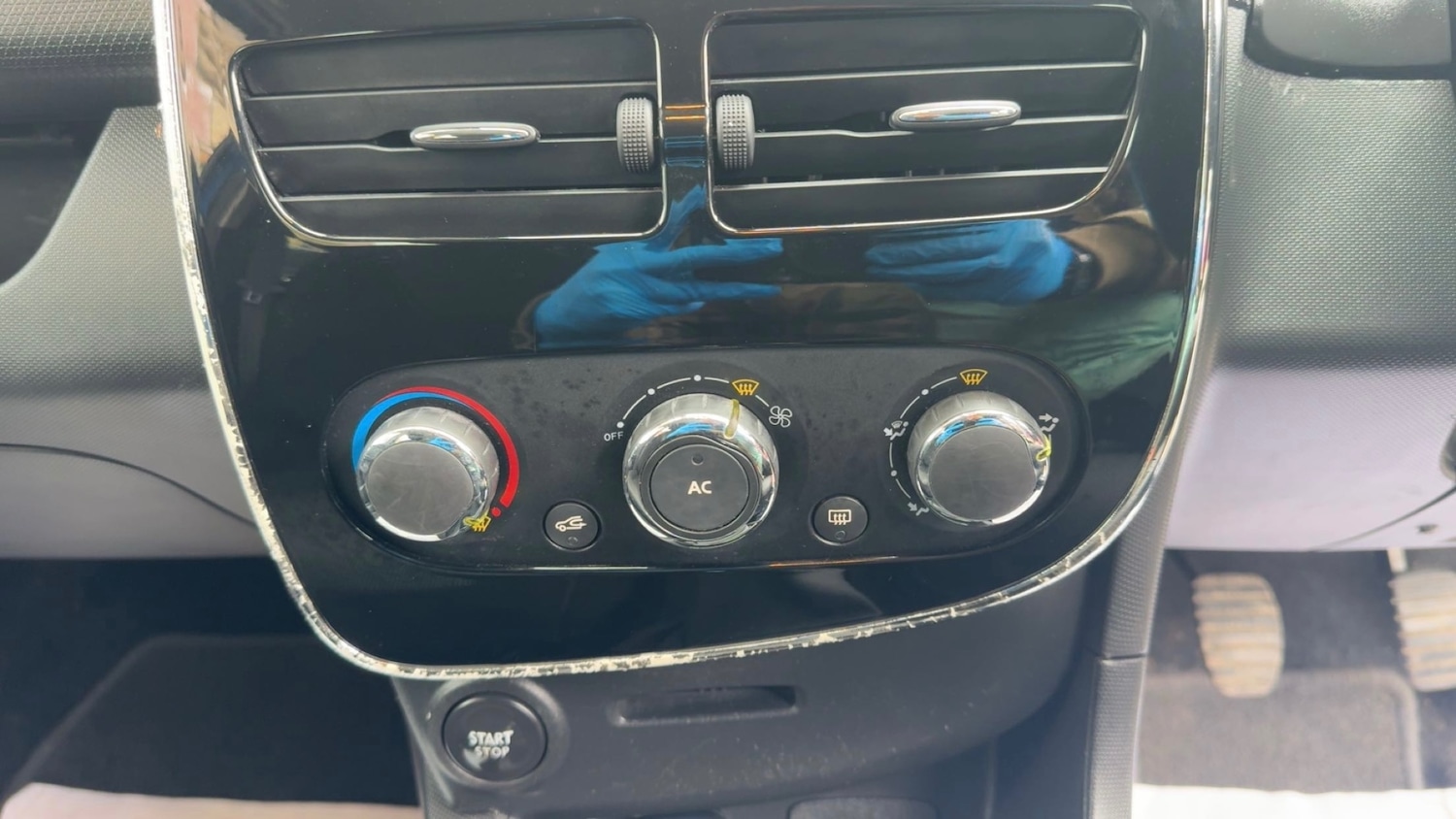 Used Renault Clio 2015 for sale - 77682664: Photo 11