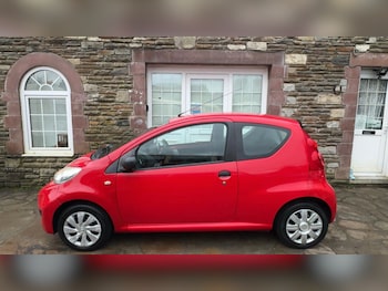 Used Peugeot 107 2010 for sale - 77563402: Photo