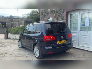 Used Volkswagen Touran 2013 for sale - 75922509: Photo