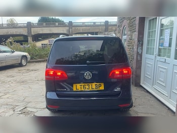 Used Volkswagen Touran 2013 for sale - 75922509: Photo