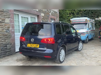 Used Volkswagen Touran 2013 for sale - 75922509: Photo
