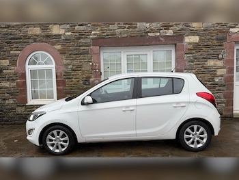Used Hyundai i20 2014 for sale - 77241840: Photo