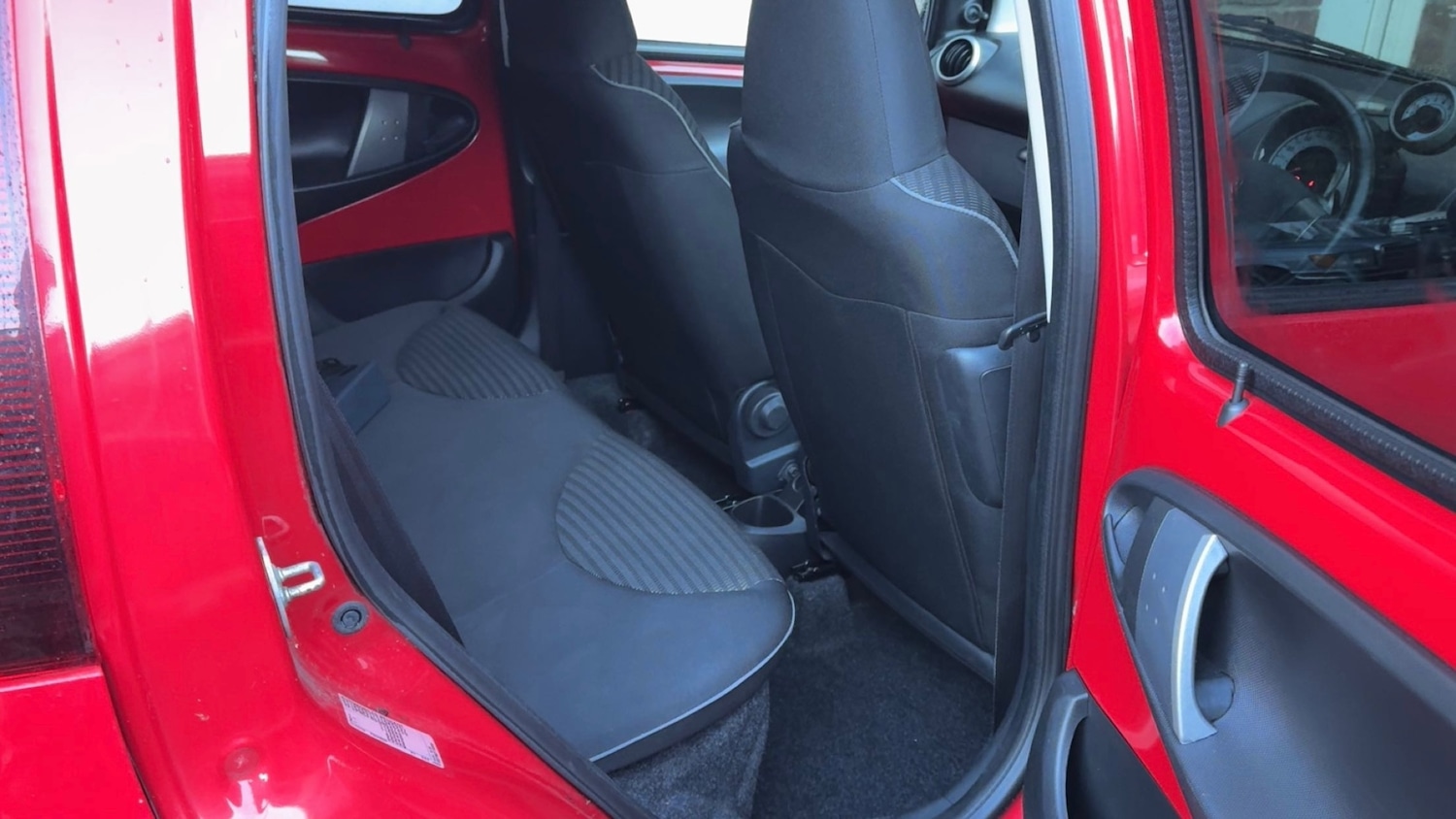 Used Peugeot 107 2013 for sale - 77082306: Photo 13