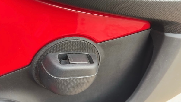 Used Peugeot 107 2013 for sale - 76088777: Photo 11