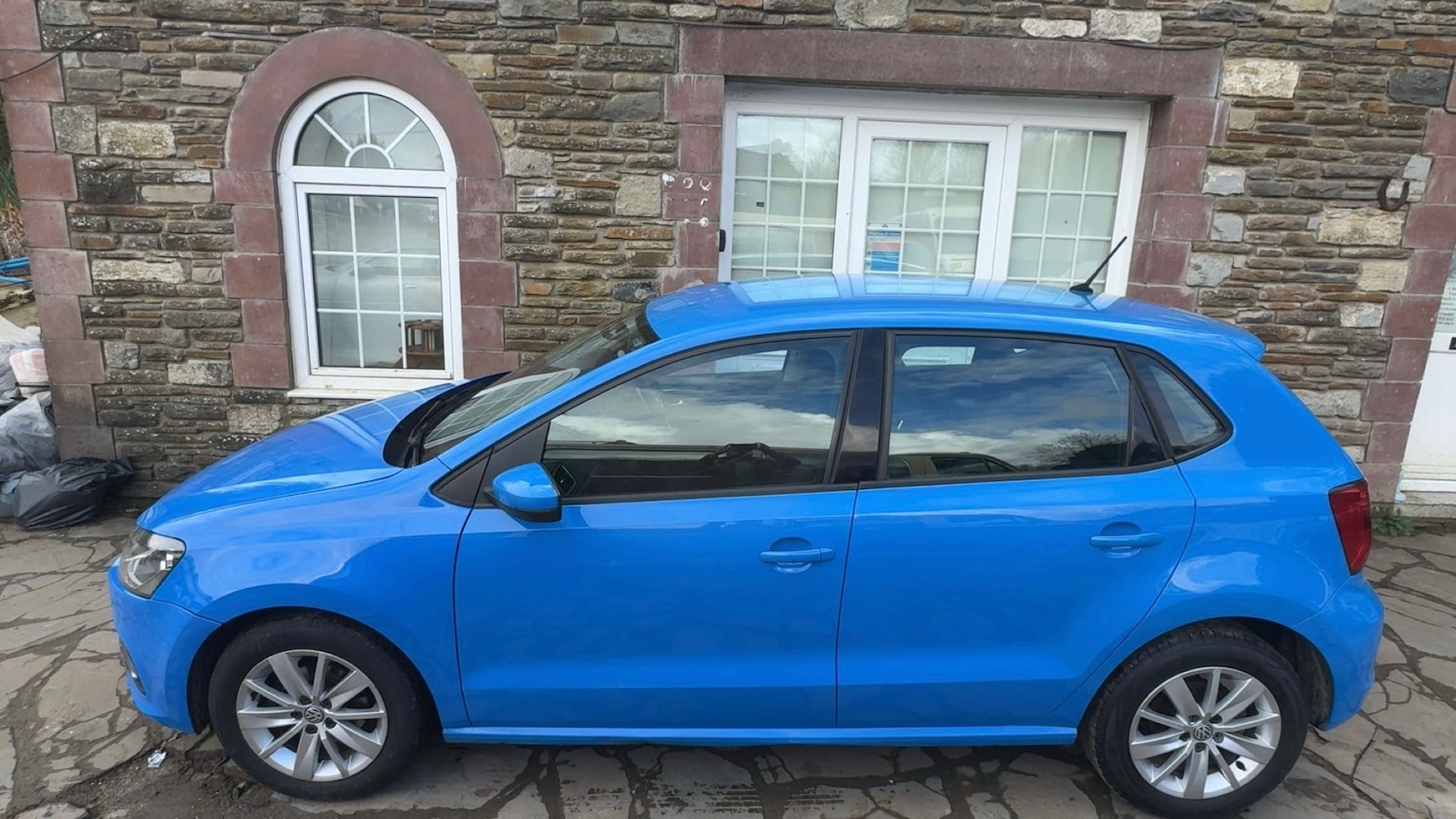 Used Volkswagen Polo 2015 for sale - 78073390: Photo 2