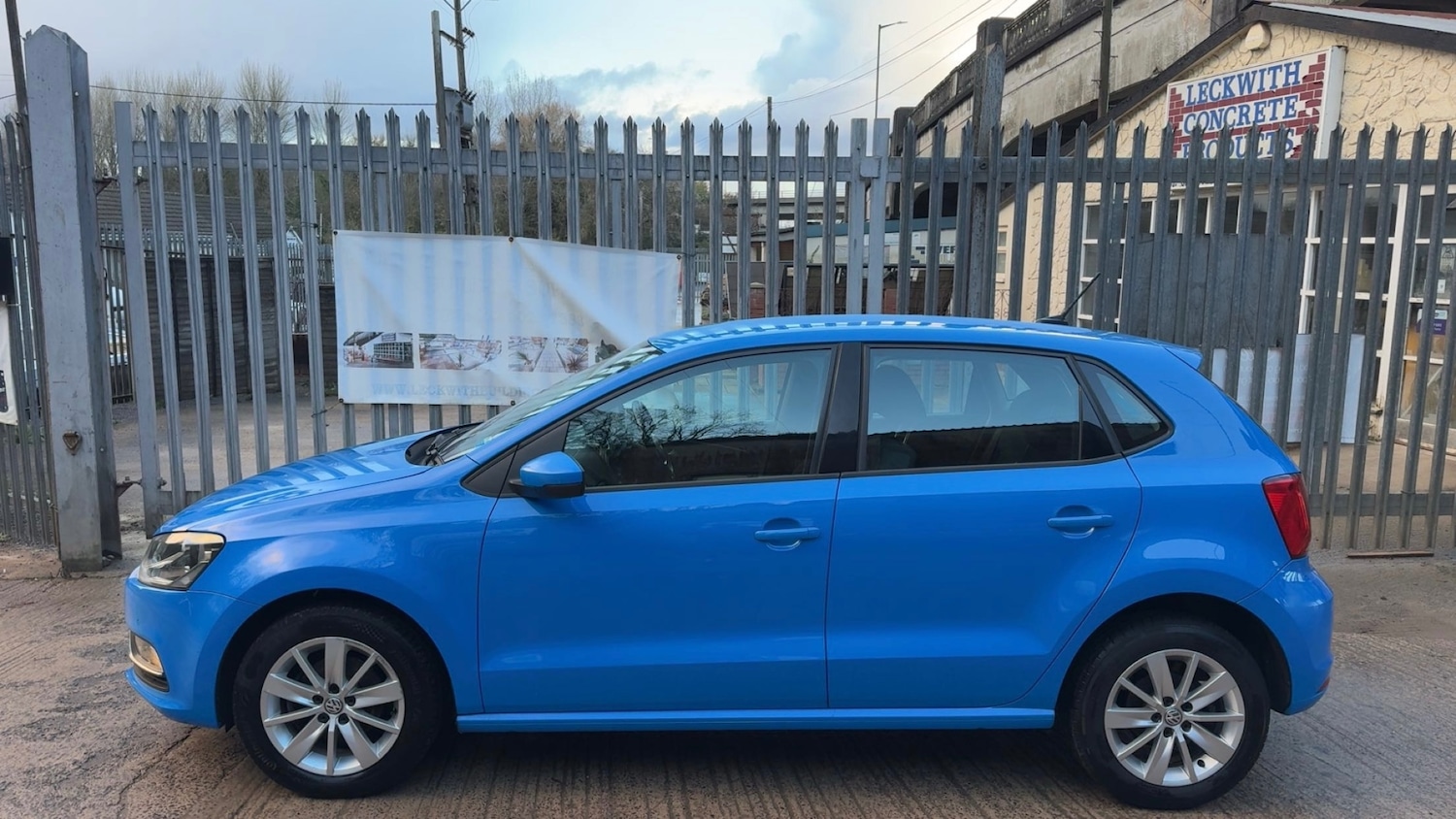 Used Volkswagen Polo 2015 for sale - 76752018: Photo 2