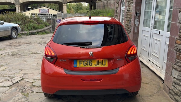Used Peugeot 208 2016 for sale - 76218703: Photo 4