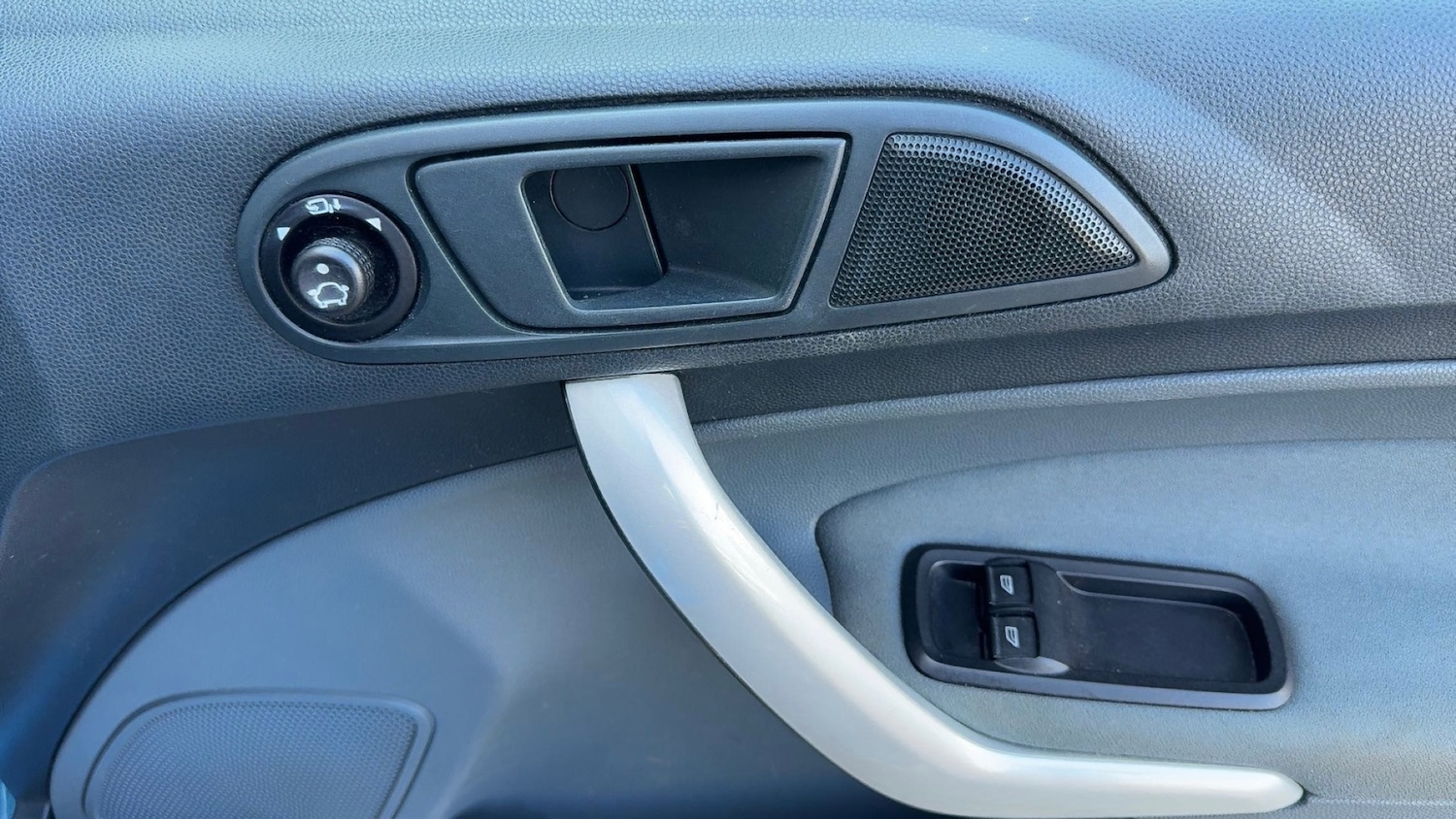 Used Ford Fiesta 2011 for sale - 78101624: Photo 15