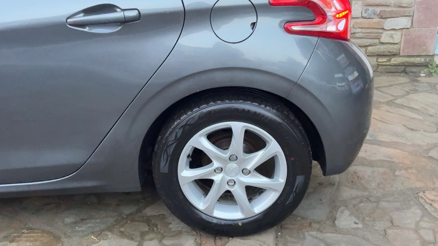 Used Peugeot 208 2013 for sale - 76911412: Photo 19