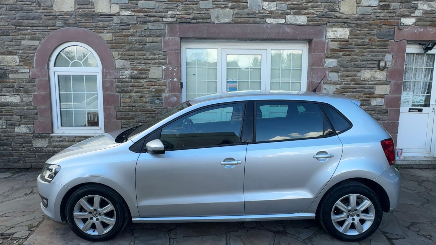 Used Volkswagen Polo 2012 for sale - 76924795: Photo 2