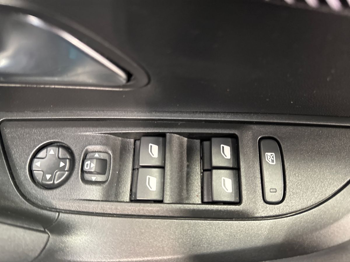 Used Peugeot 2008 2025 for sale - 78055186: Photo 24