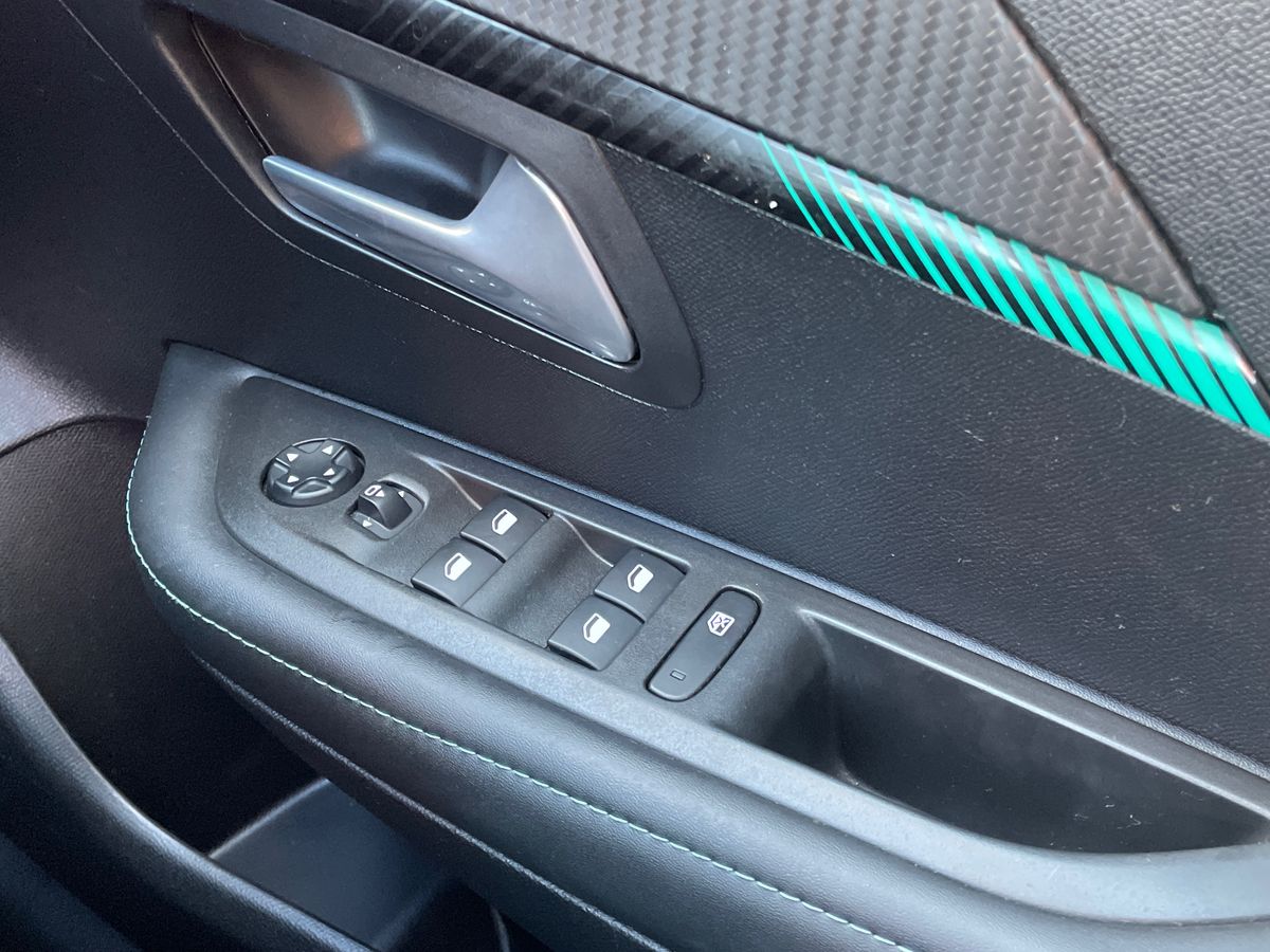 Used Peugeot 208 2021 for sale - 77660421: Photo 24