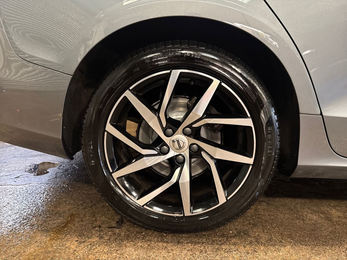 Used Volvo V60 2020 for sale - 76871339: Photo 11