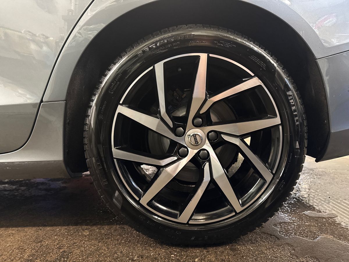 Used Volvo V60 2020 for sale - 76871339: Photo 15