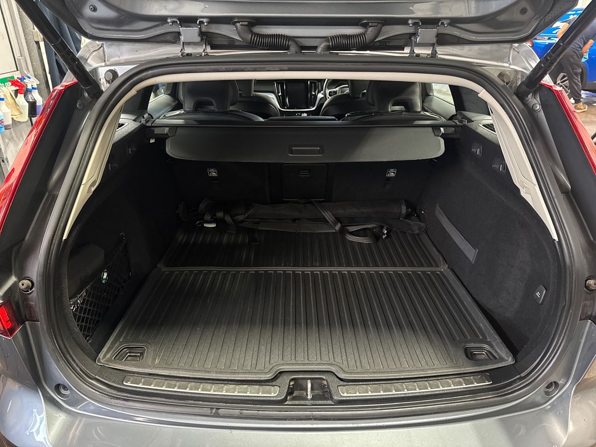 Used Volvo V60 2020 for sale - 76871339: Photo 17