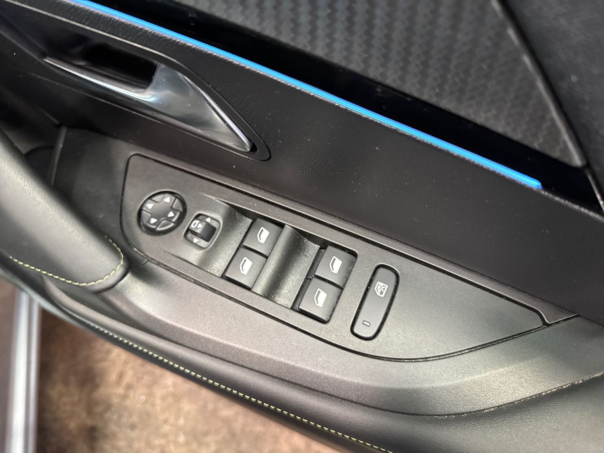 Used Peugeot 2008 2023 for sale - 78206705: Photo 24