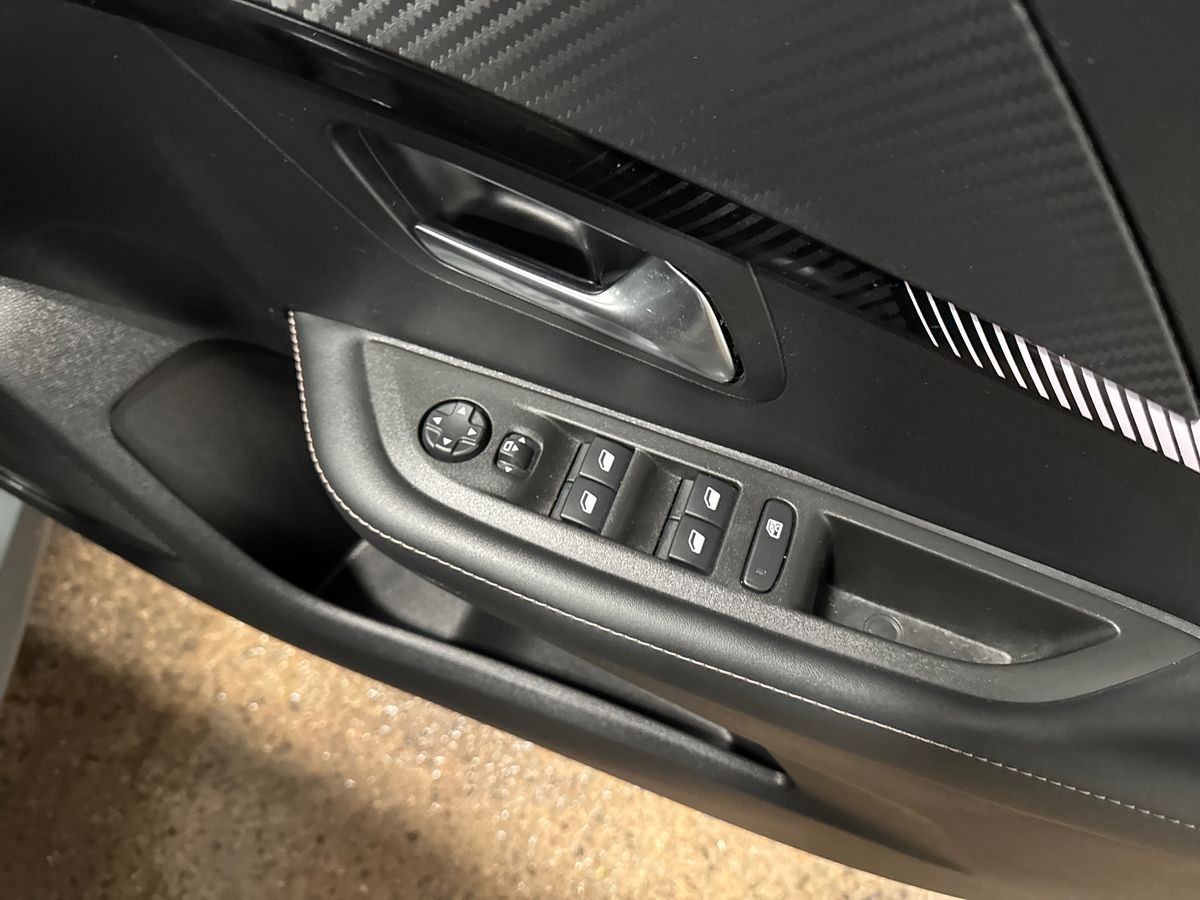 Used Peugeot 208 2024 for sale - 76872349: Photo 24