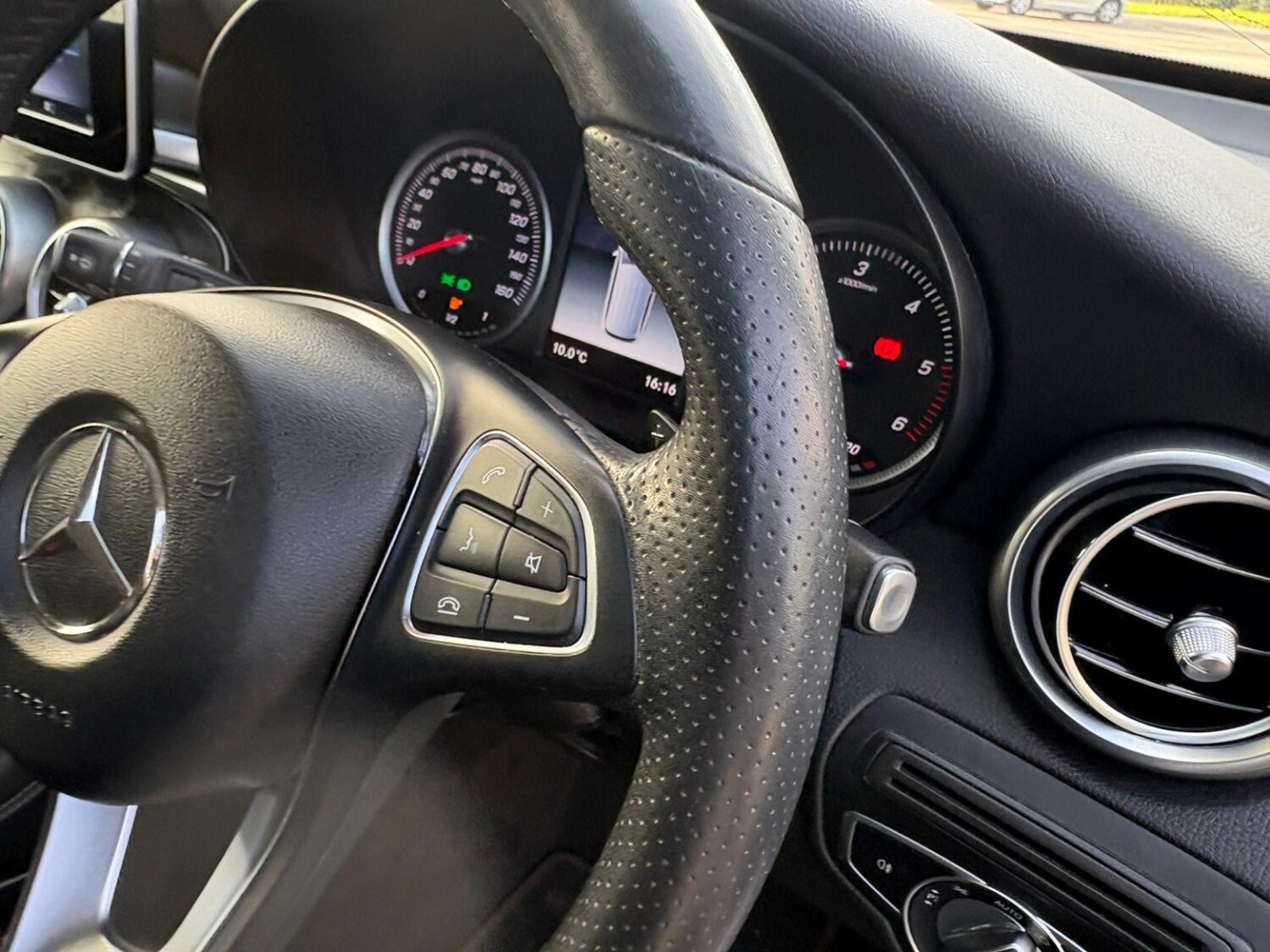 Used Mercedes-Benz GLC 2018 for sale - 78053346: Photo 14