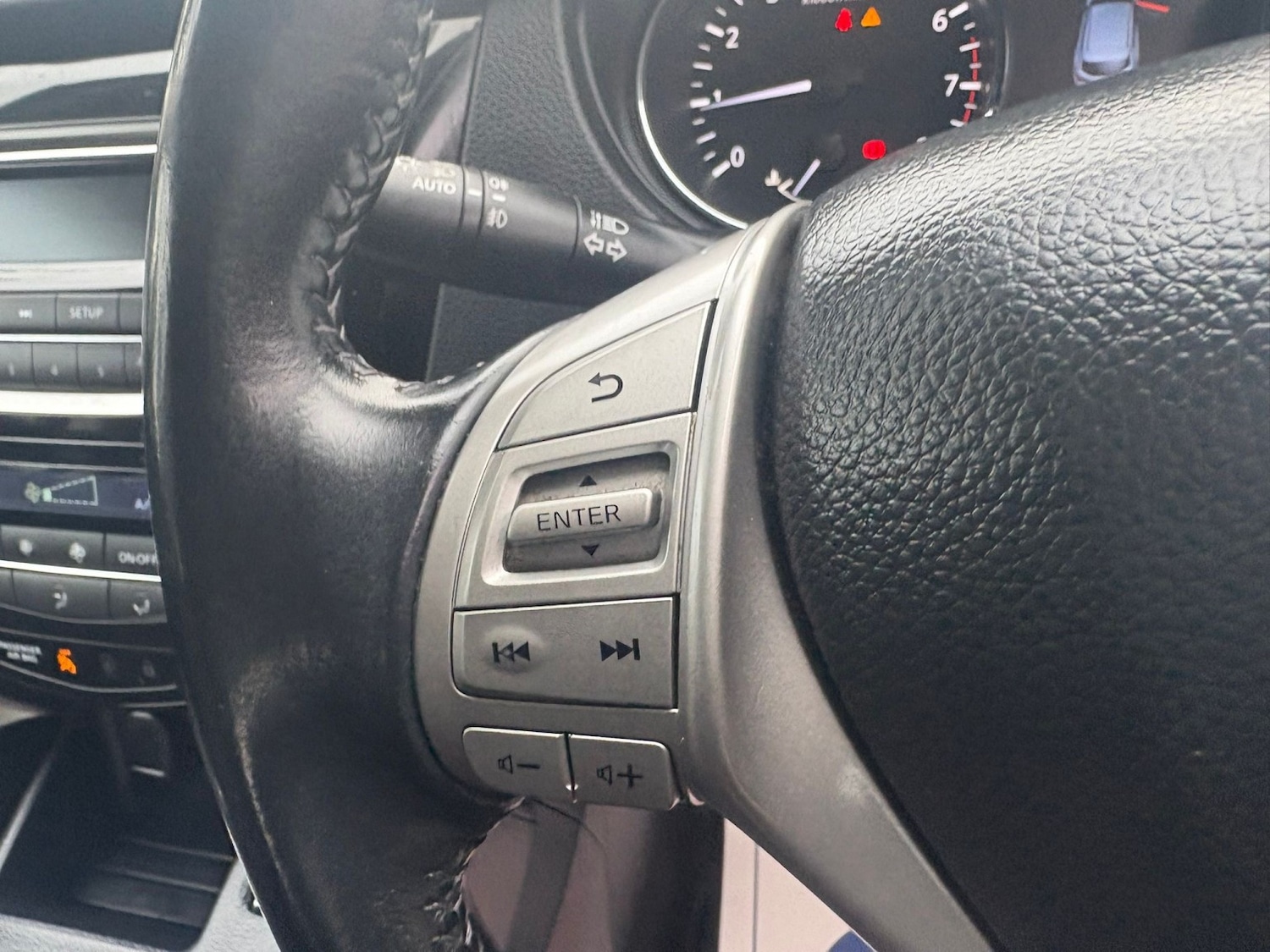 Used Nissan Qashqai 2015 for sale - 77438228: Photo 8