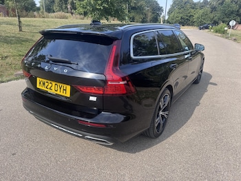 Used Volvo V60 2022 for sale - 79512479: Photo