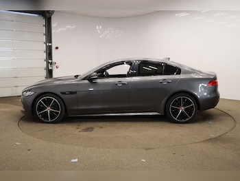 Used Jaguar XE 2018 for sale - 78250097: Photo