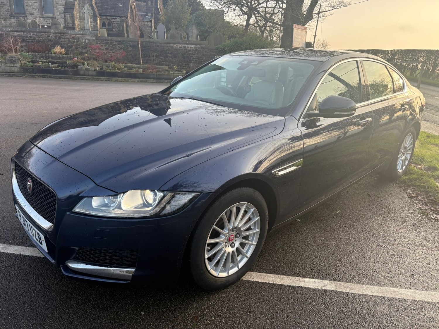 Used Jaguar XF 2017 for sale - 77251331: Photo 2