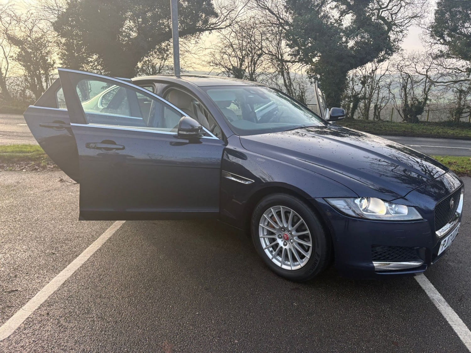 Used Jaguar XF 2017 for sale - 77251331: Photo 7