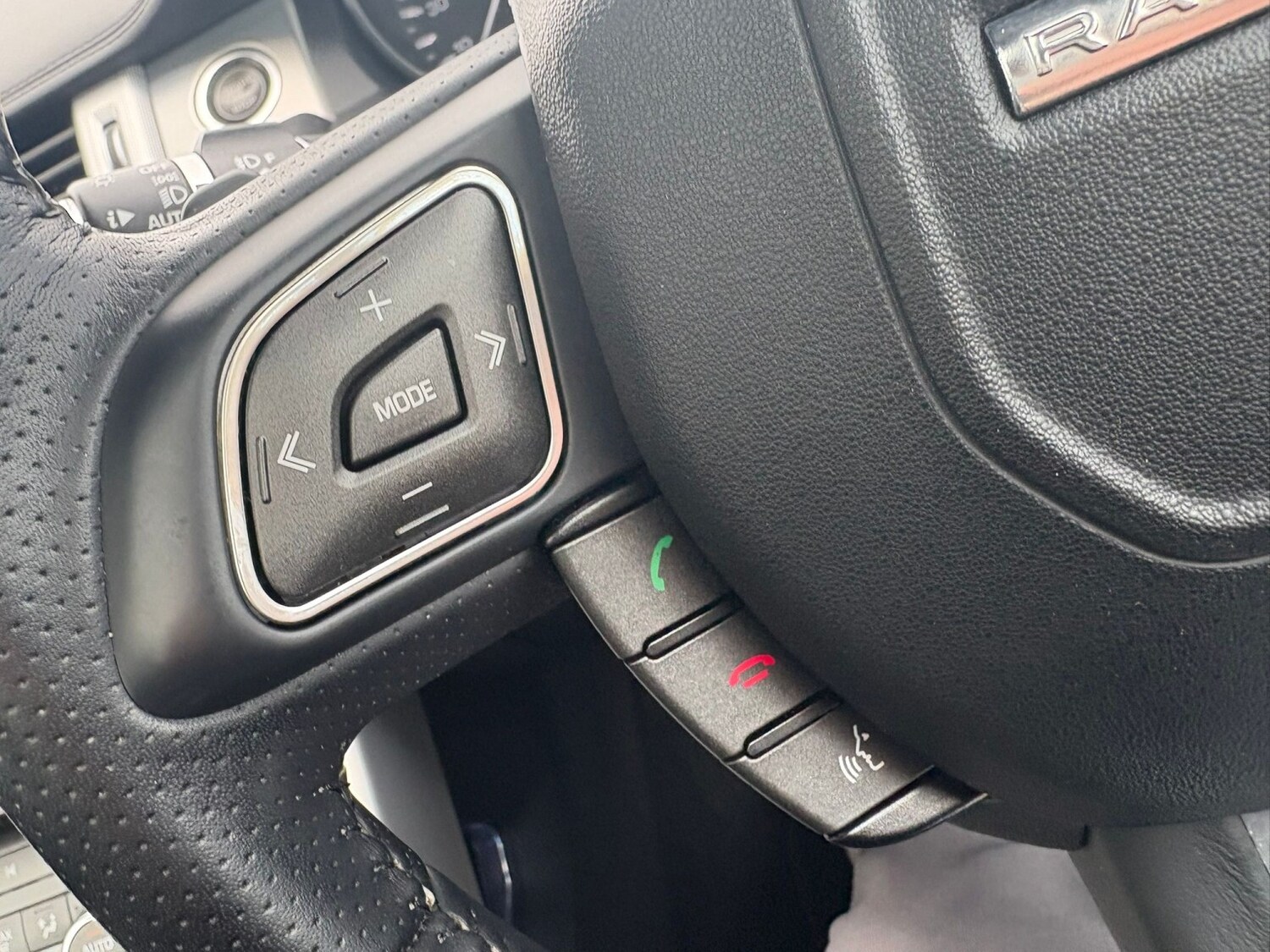 Used Land Rover Range Rover Evoque 2011 for sale - 76579930: Photo 24