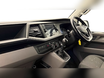Used Volkswagen Transporter 2022 for sale - 79216180: Photo