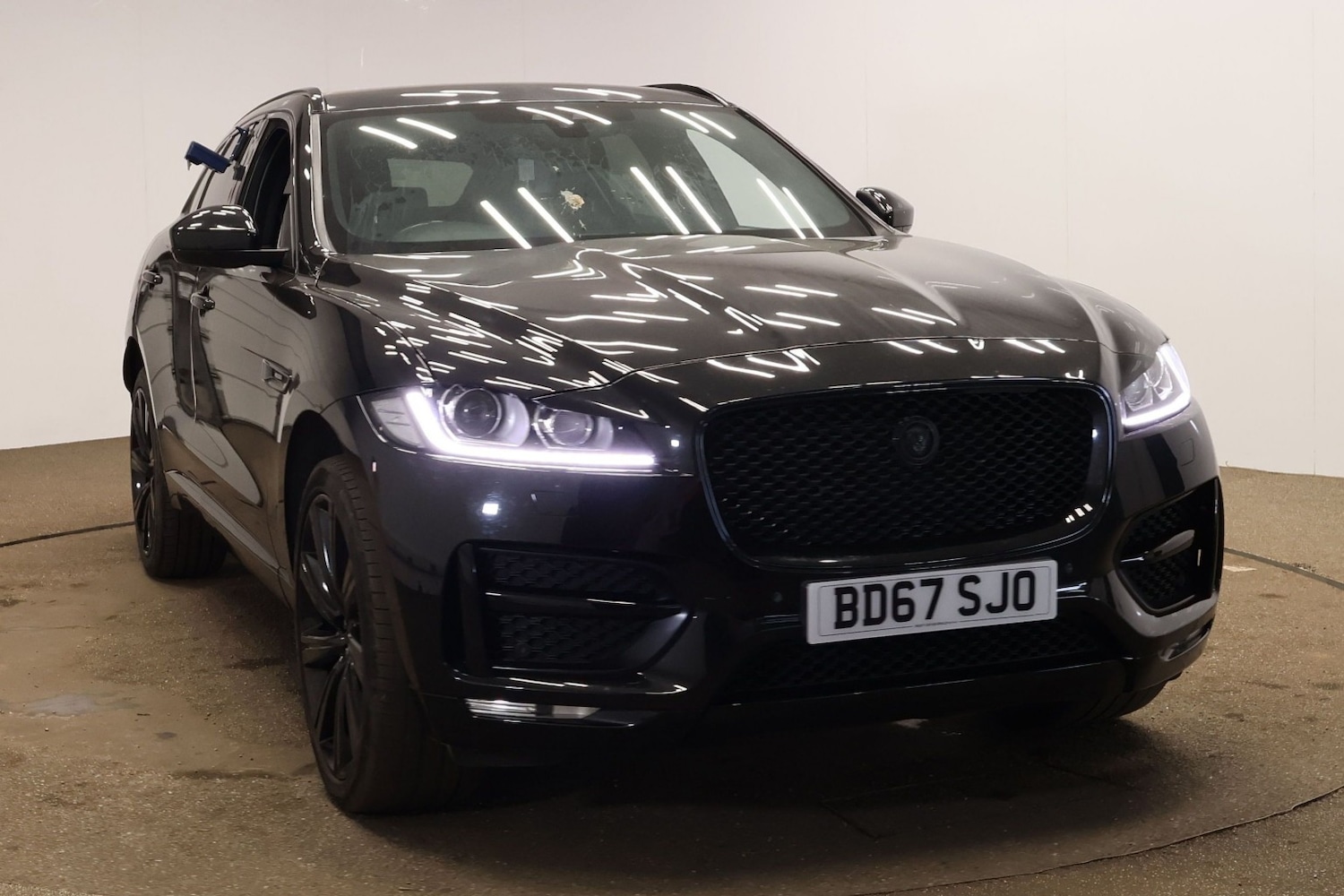 Used Jaguar F-Pace 2018 for sale - 77938100: Photo 5