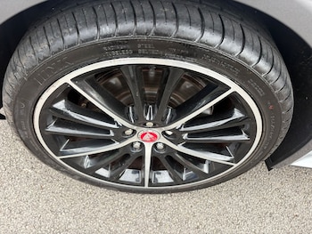 Used Jaguar XE 2018 for sale - 78914675: Photo