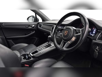 Used Porsche Macan 2018 for sale - 79081142: Photo