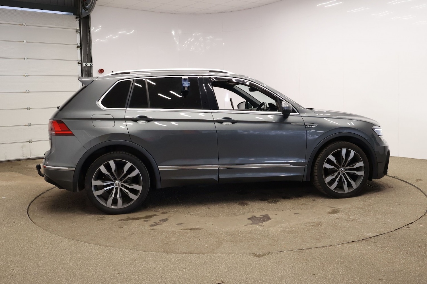 Used Volkswagen Tiguan 2017 for sale - 77938098: Photo 3